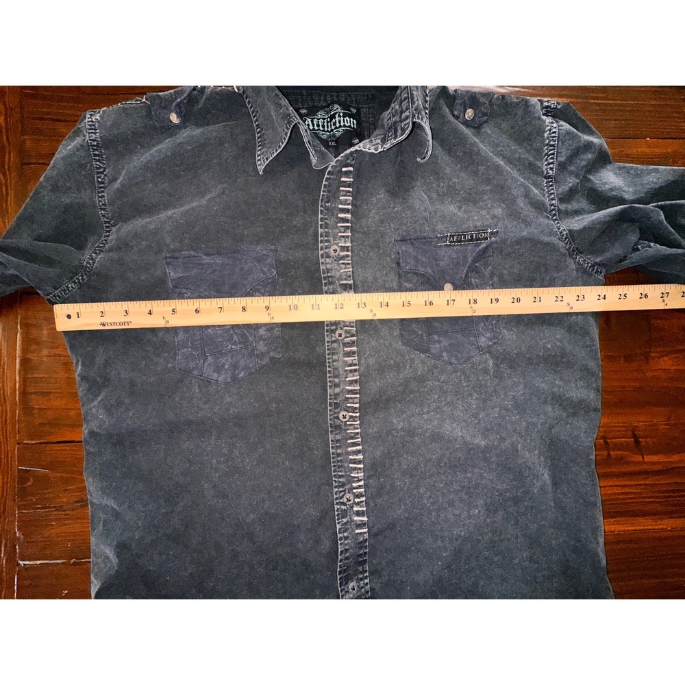 Affliction Mens XXL Black Acid Wash Graphic Back Button Down Shirt Epaulettes - Picture 9 of 9